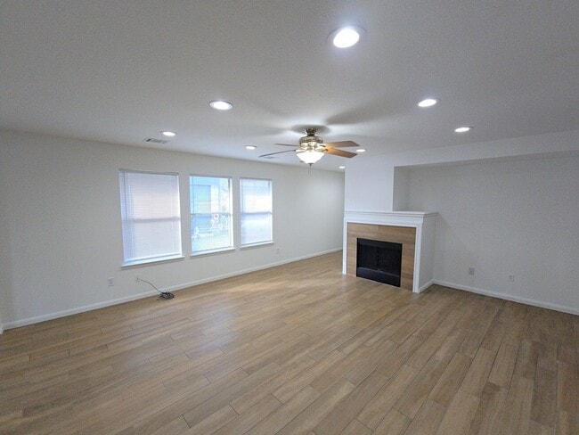 Foto del edificio - 4902 Mill Creek Dr