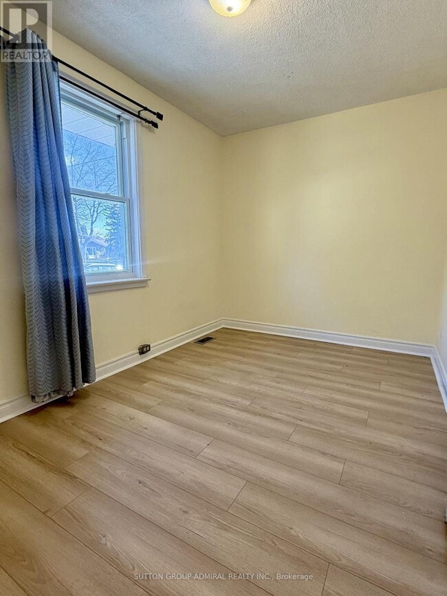 Building Photo - 61 Parkside Dr