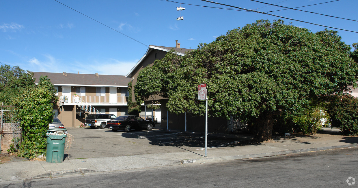 Building Photo - Belvedere Apartments