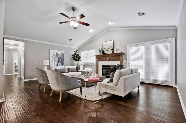 Building Photo - 18 S Prairie Dunes Dr