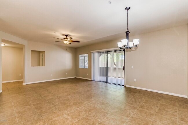 Foto del edificio - 15225 N 100th St