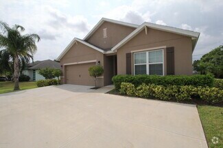 Building Photo - 1714 Emerson Dr SE