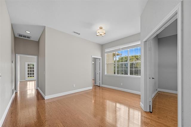 Building Photo - 2704 Picasso Pl