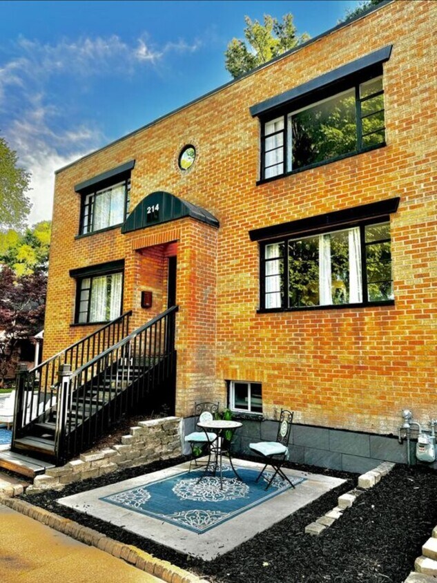 Foto principal - 214 Clinton Ave