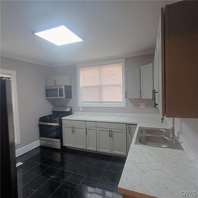 Foto del edificio - 227 McKinley Ave