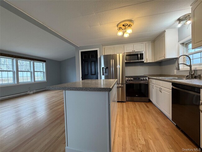 Foto del edificio - 101 Rosevale Ave