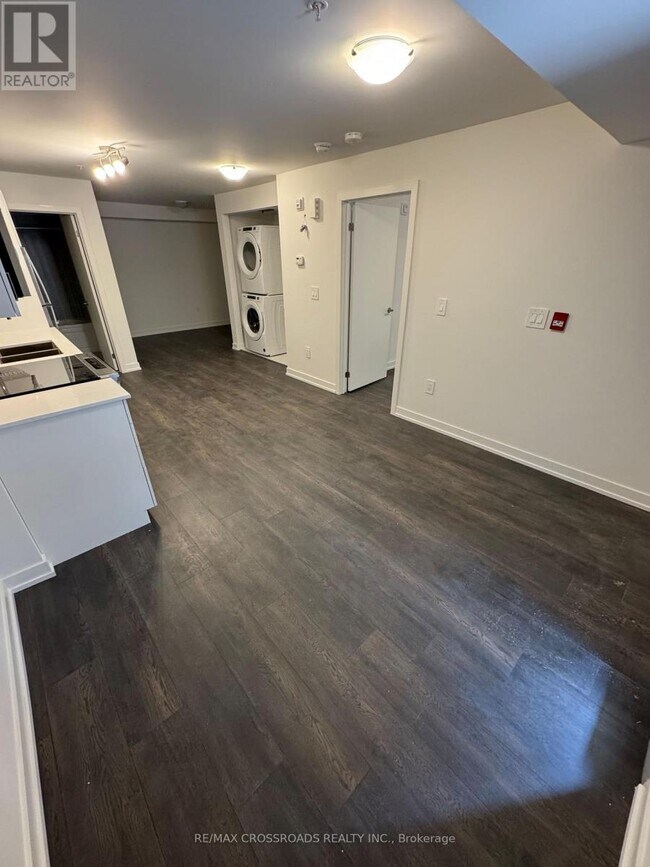 Building Photo - 1680 Victoria Park Ave