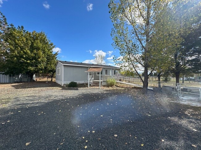 Building Photo - 15517 Riveredge Rd