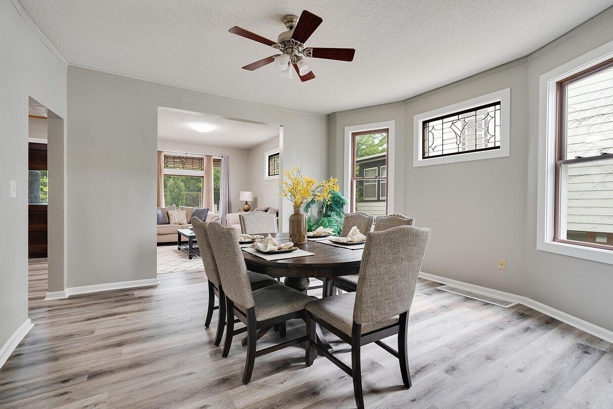 Dining - 521 Humboldt Ave