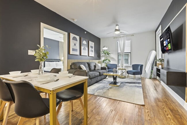 Building Photo - 5720 Town and Country Blvd