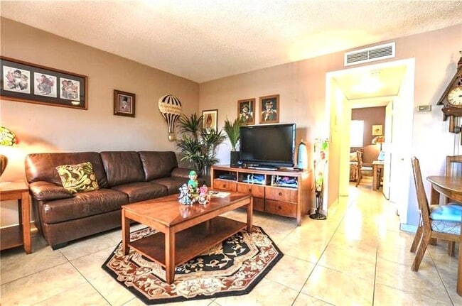 Foto del edificio - 1455 N 12th Ct