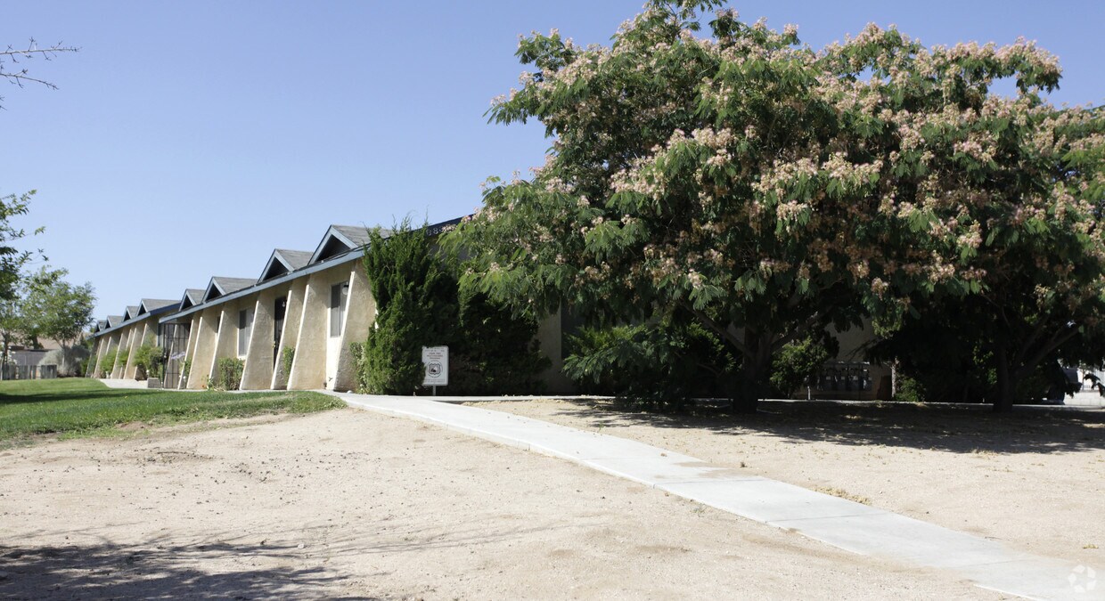 16837 Sultana St, Hesperia, CA 92345 Apartments in Hesperia, CA