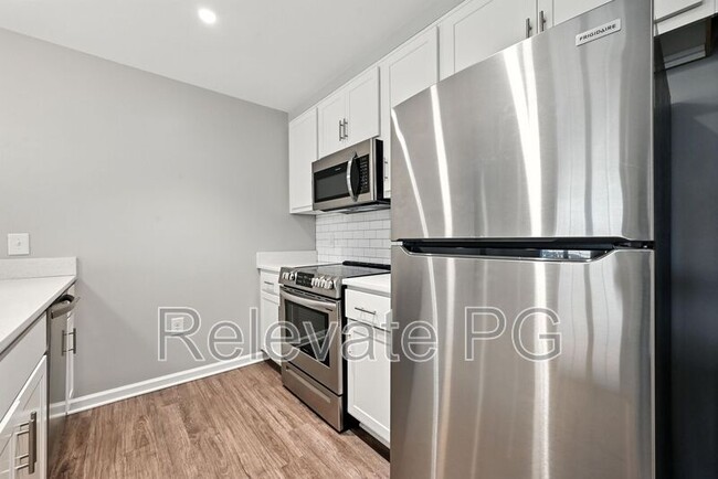 Building Photo - 1420 Ewing Pk Lp