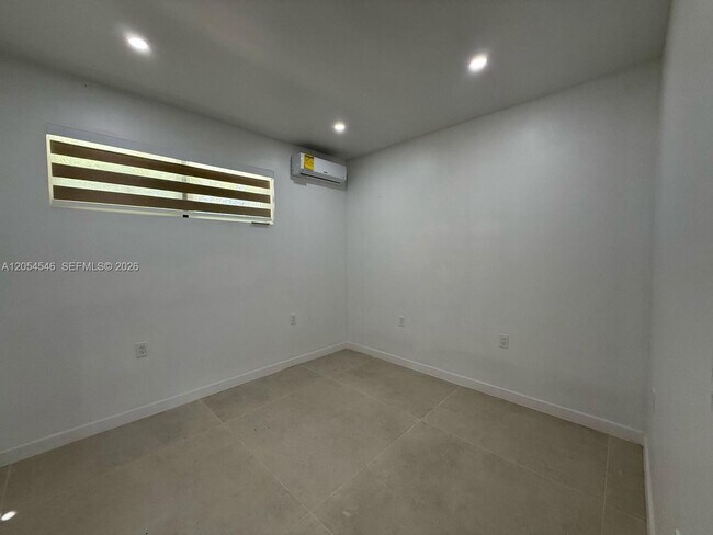 Foto del edificio - 401 NW 131st St