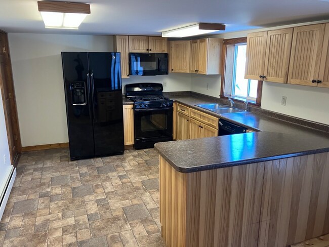 Foto del edificio - 276 Birch Hill Rd