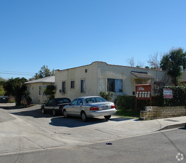 Building Photo - 5302-5308 Auckland Ave