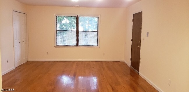 Foto del edificio - 711 Mill St