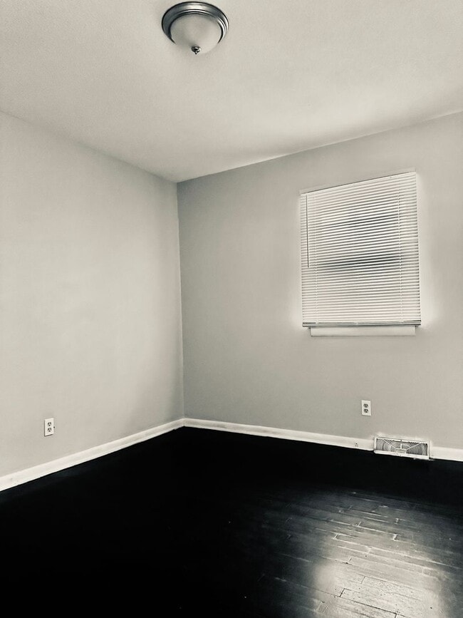 Building Photo - Cute 3 Bedroom 1 Bath Ranch For Rent!