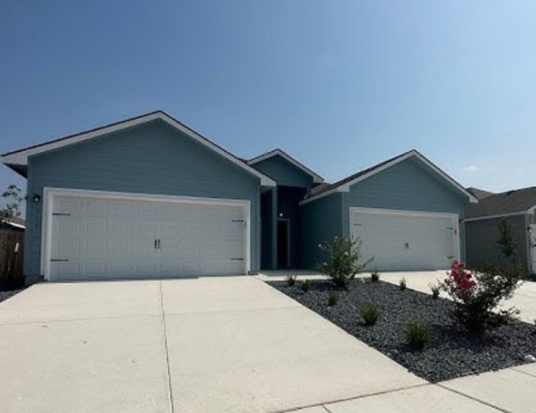 34053407 Lindsay Ln, Seguin, TX 78155 Townhome Rentals in Seguin TX