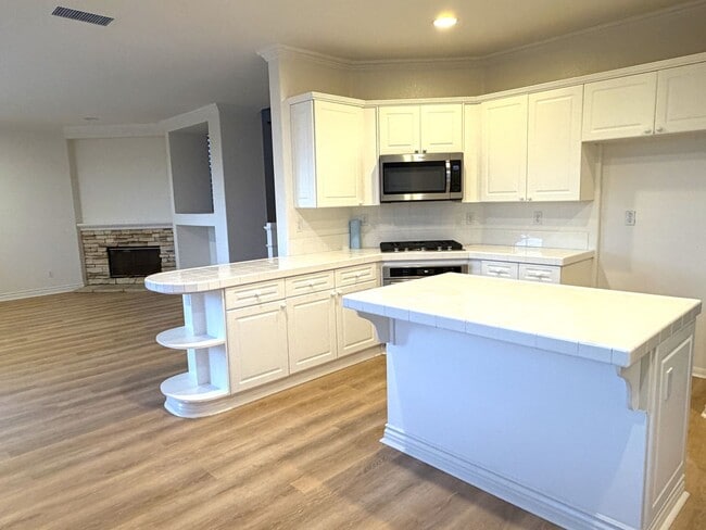 Building Photo - Start Your New Year in this Gorgeous Carlsbad Home