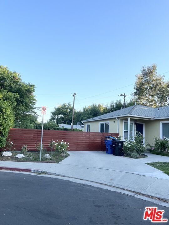 Building Photo - 3800 W Legion Ln