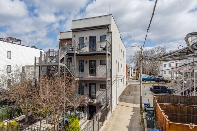 Building Photo - 1159 Oates St NE