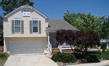 Building Photo - 483 Entrada Dr
