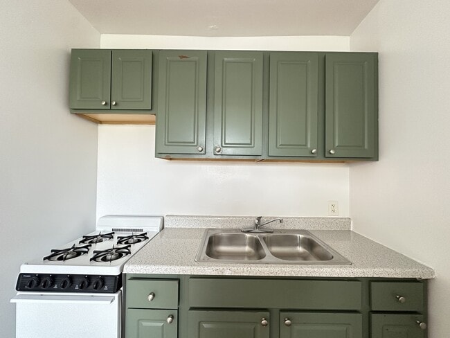 Building Photo - 2649.5 N Spaulding Ave
