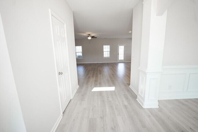 Building Photo - 125 Chilburn Cir