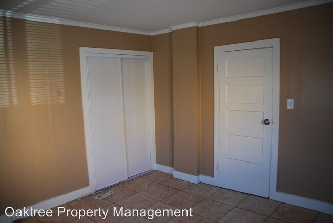 Building Photo - 264-274 N Ventura Ave