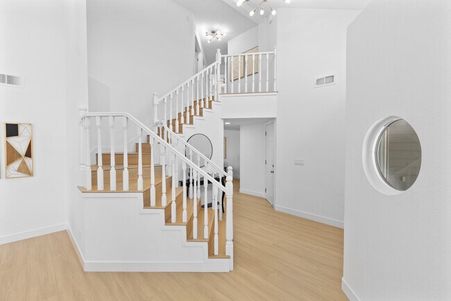 Foto del edificio - 8647 Cord Way