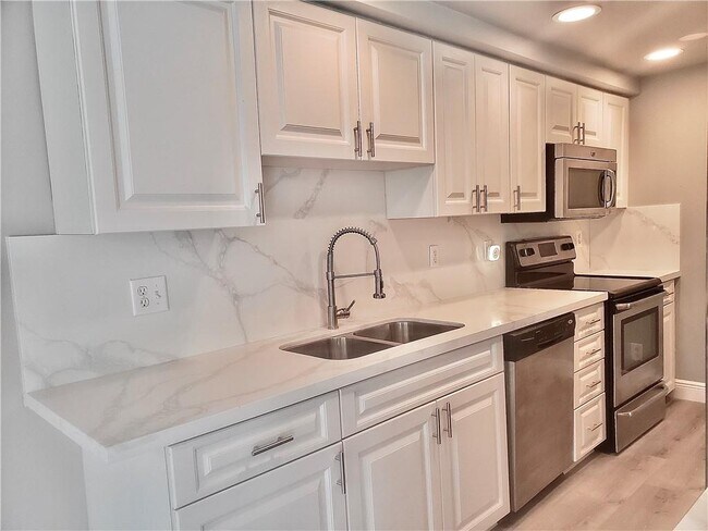 Foto del edificio - 969 NW 104th Way