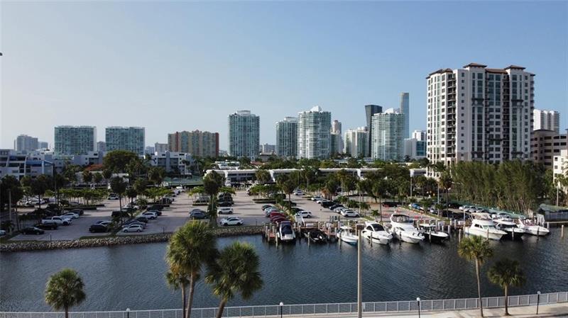 Foto principal - 500 Bayview Dr