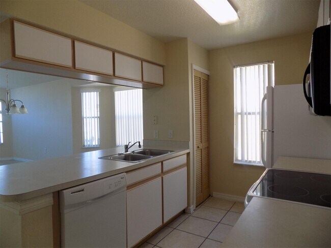 Foto del edificio - 3145 Britannia Blvd