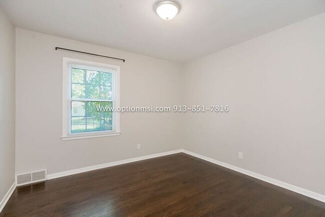Building Photo - Fantastic four-bedroom ranch in the heart ...