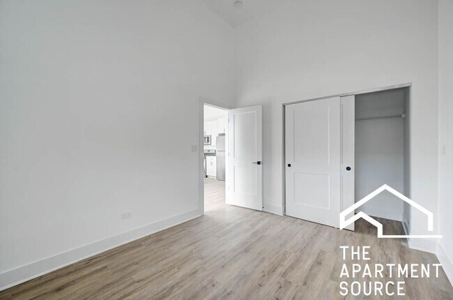 Foto del edificio - Beautiful 2 Bed 2 Bath in Lincoln Square