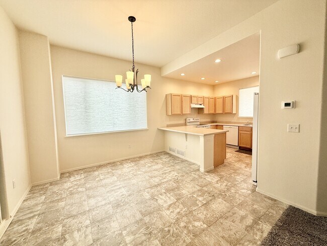 Foto del edificio - 906 Ashbrook Dr