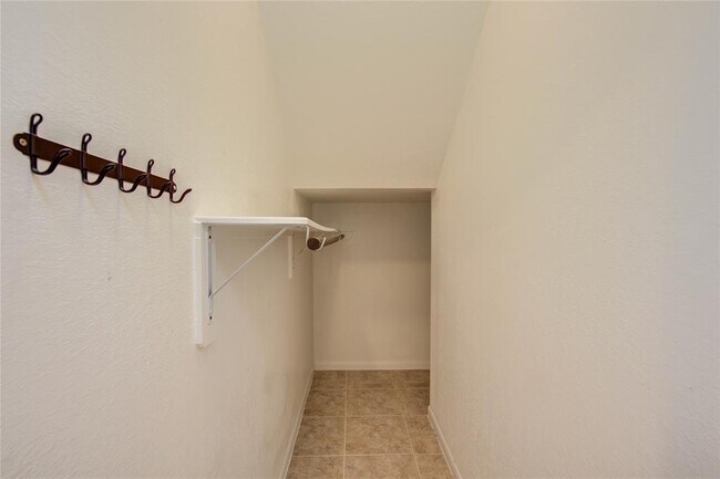 Foto del edificio - 6 Littlehill Cir