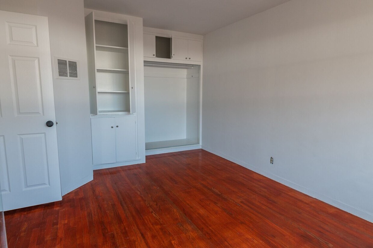 Foto principal - 478 E San Jose Ave