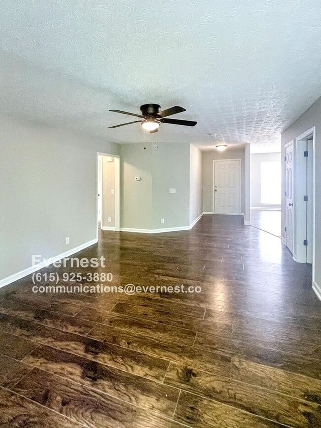 Foto del edificio - Adorable 3-Bedroom Home with Inviting Porc...