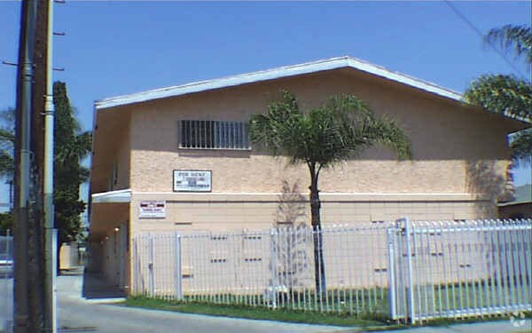 Primary Photo - 3321 Elizabeth Ave