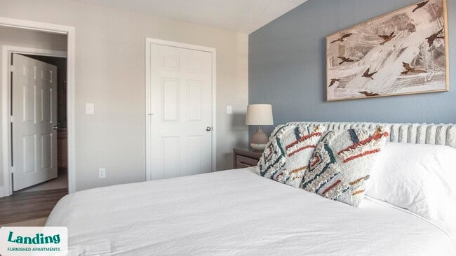 Building Photo - 400 Legends Terrace Dr