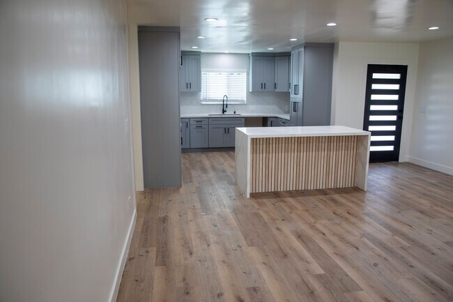Foto del edificio - 5523 W 119th Pl