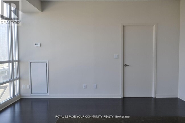 Building Photo - 15-1015 Bruyeres Mews