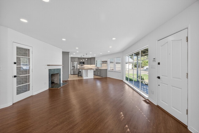 Building Photo - 914 El Paseo Rd