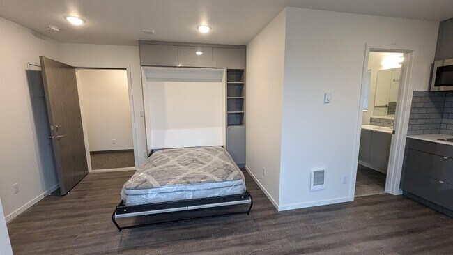 Foto del edificio - 6400 8th Ave NE