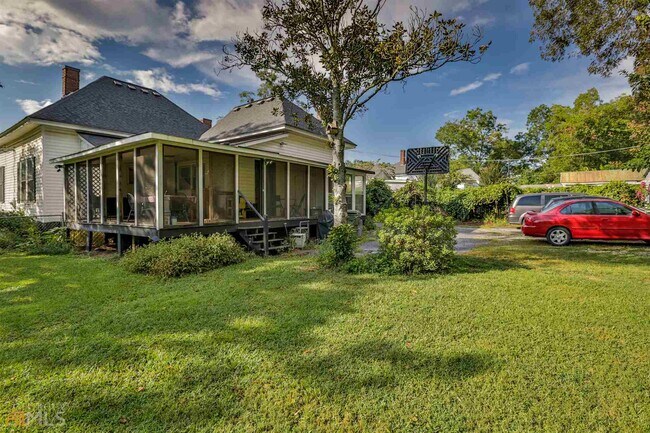 Building Photo - 233 Alcovy St