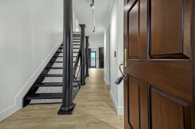 Foto del edificio - 3 Bedroom Luxury Condo