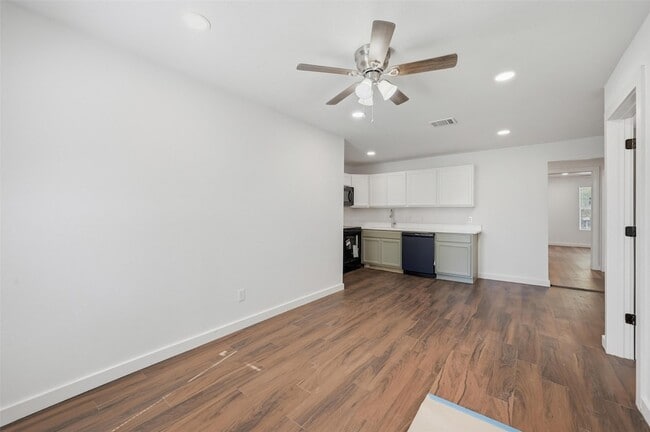 Foto del edificio - 8708 Ronnie St