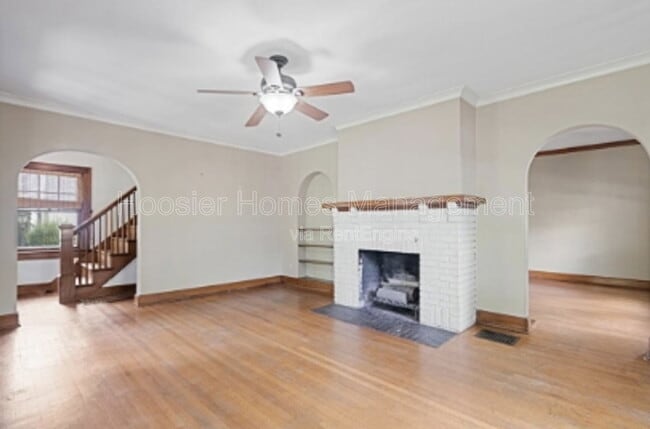 Building Photo - 4652 N Kenwood Ave